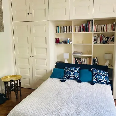 Beautiful 1 Bedroom Next To Roland Paris